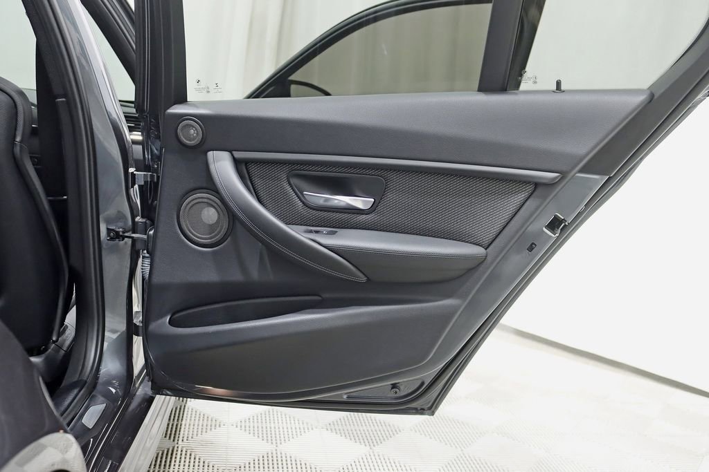 Used 2015 BMW M3 RWD image 32