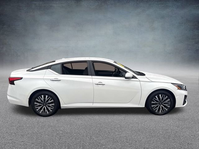 Used 2023 Nissan Altima 2.5 SV image 3