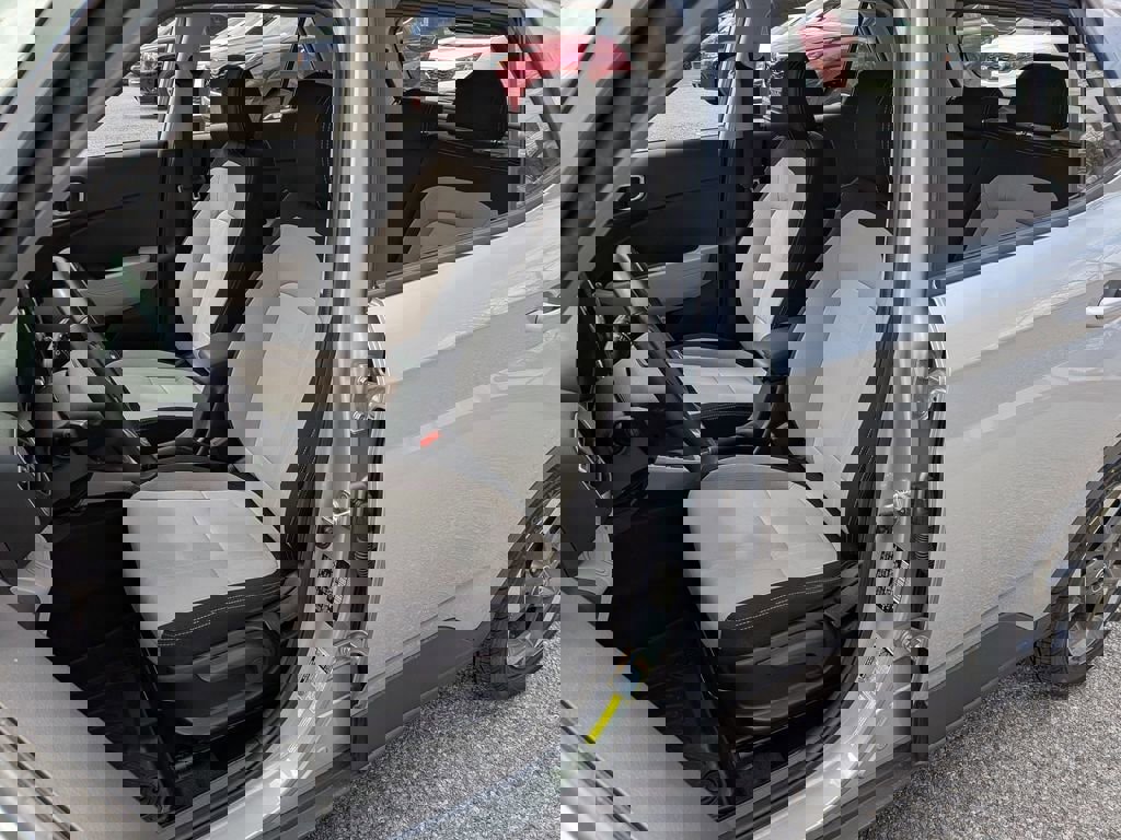 Used 2021 Hyundai Venue SEL image 8