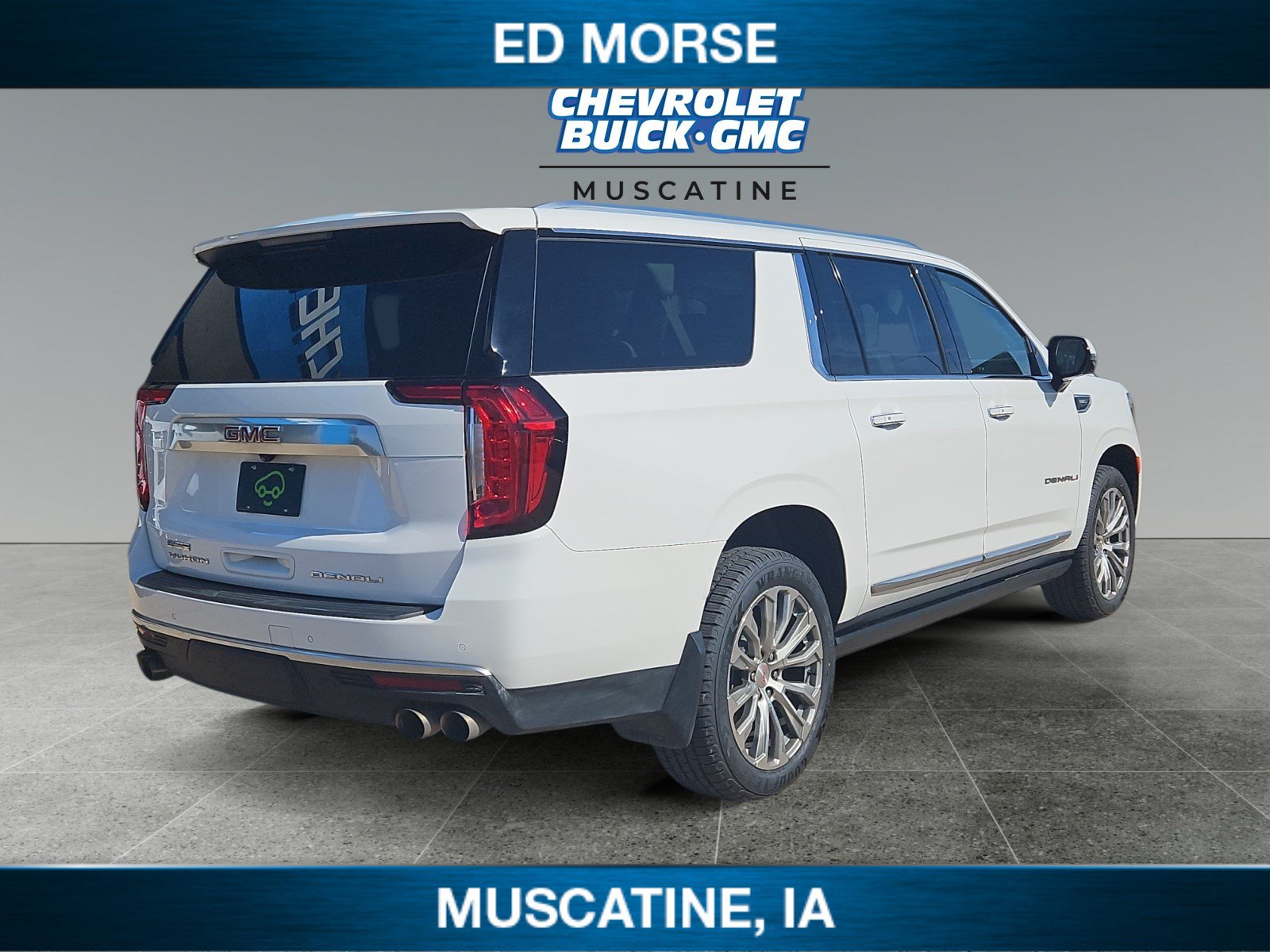Used 2023 GMC Yukon XL Denali AWD/4WD image 5