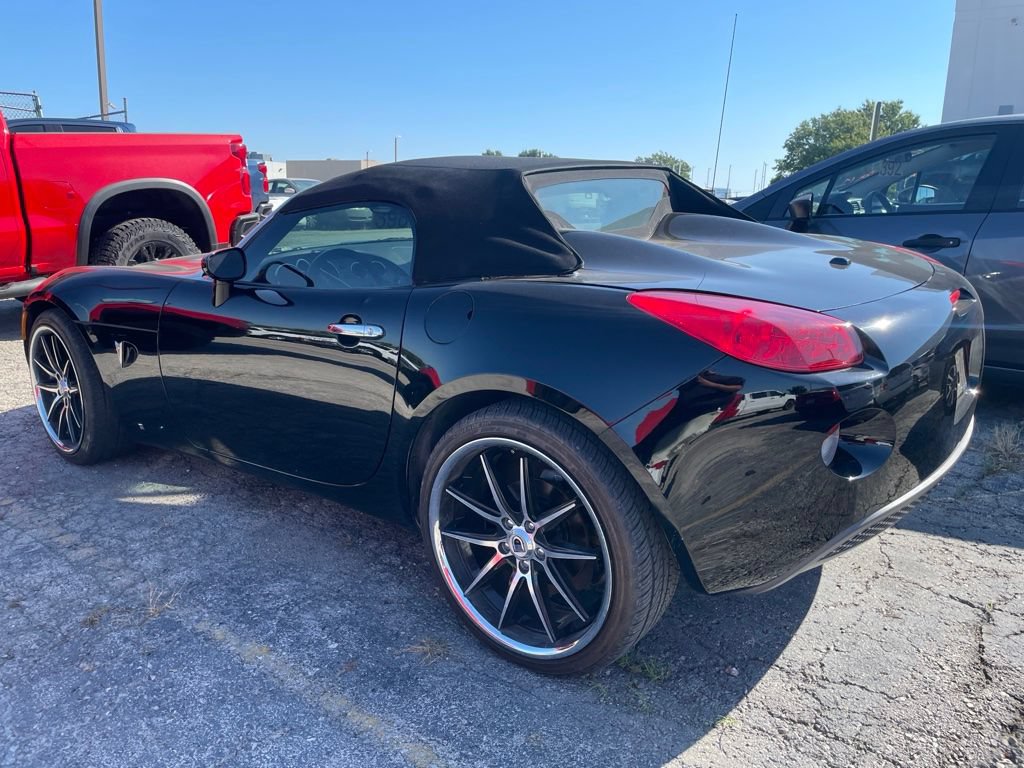 Used 2007 Pontiac Solstice Convertible w/ Premium Package RWD image 6