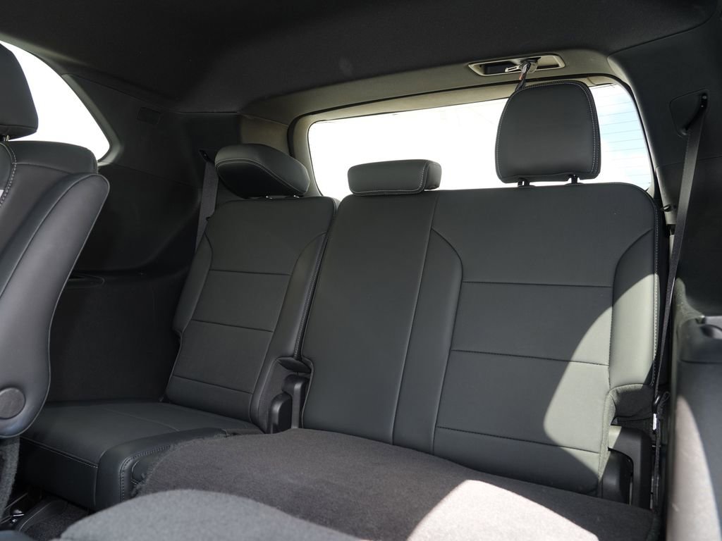 Used 2025 Buick Enclave Preferred AWD/4WD image 27