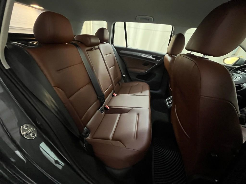 Used 2019 Volkswagen Golf Alltrack S image 26