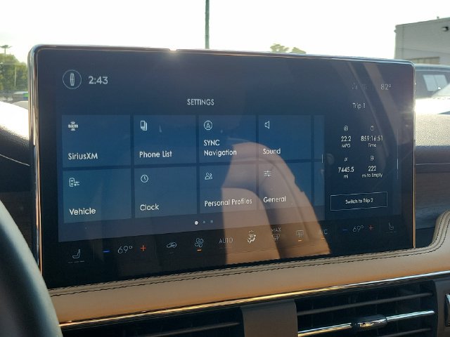 Used 2023 Lincoln Corsair Reserve AWD/4WD image 17