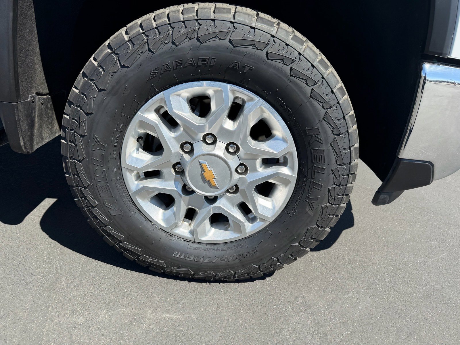 Used 2024 Chevrolet Silverado 2500 LT AWD/4WD image 27