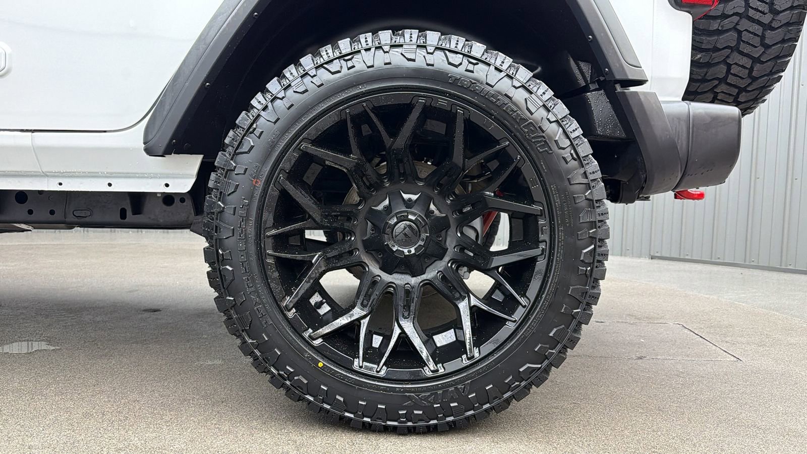 Used 2025 Jeep Wrangler Rubicon w/ Convenience Group image 12