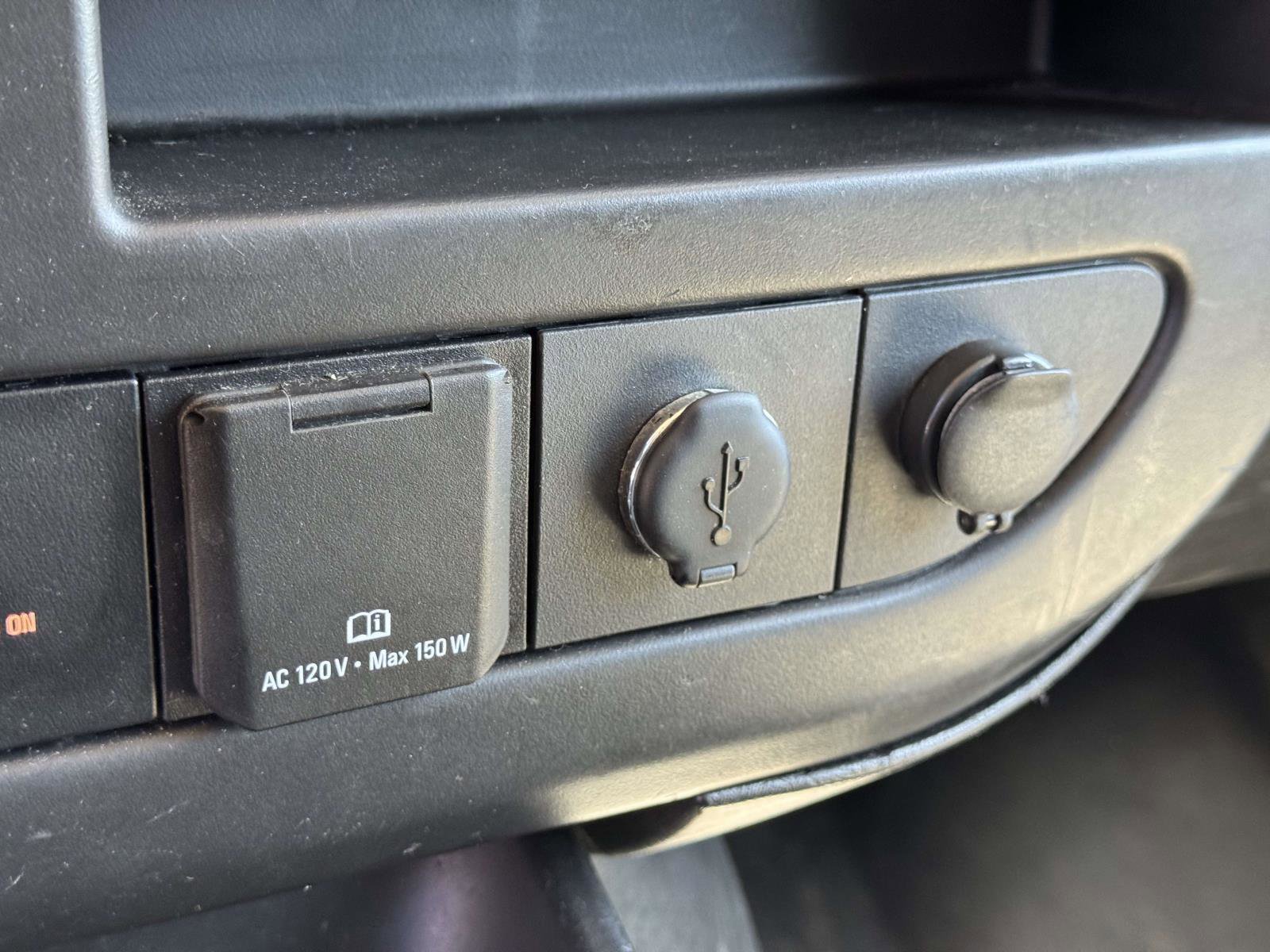 Used 2017 Chevrolet Express 2500 RWD image 29