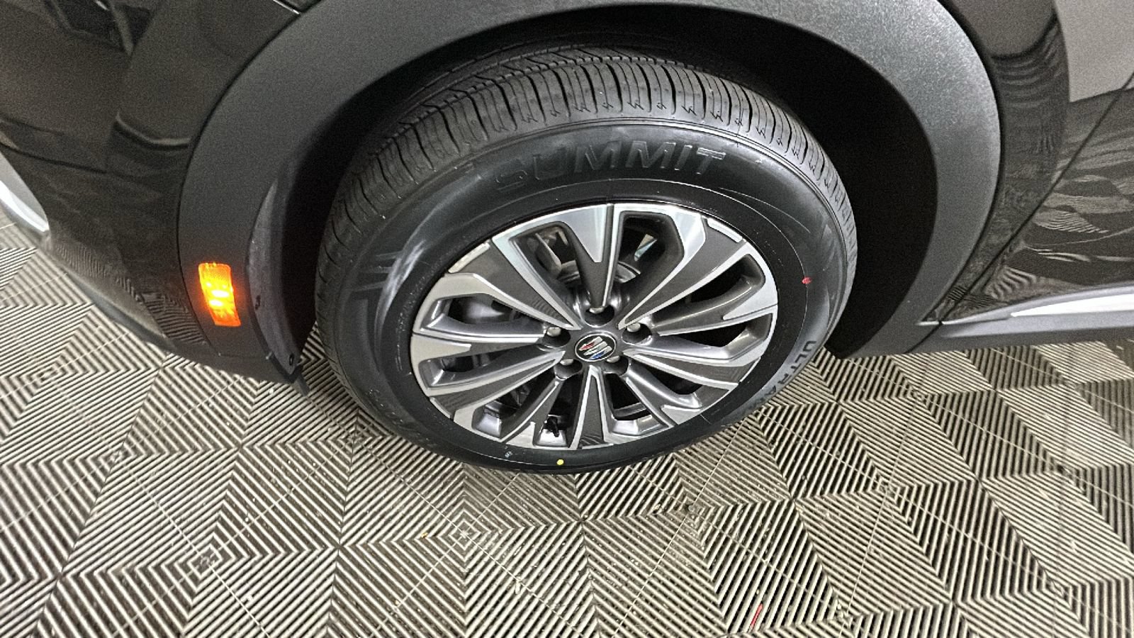 Used 2025 Buick Envision Preferred AWD/4WD image 10