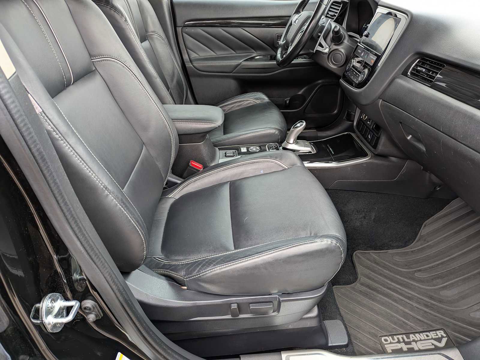 Used 2018 Mitsubishi Outlander SEL image 20