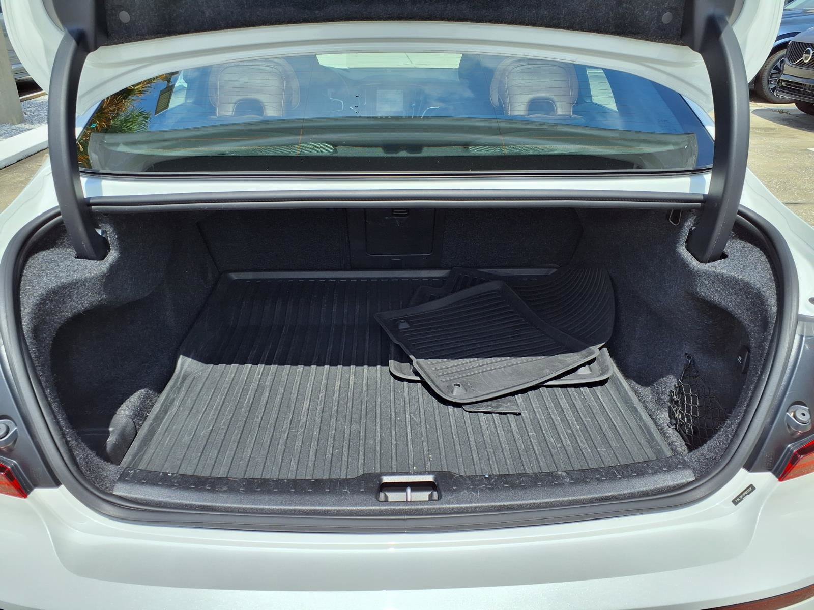 Certified 2023 Volvo S60 B5 Ultimate w/ Protection Package Premier FWD image 18