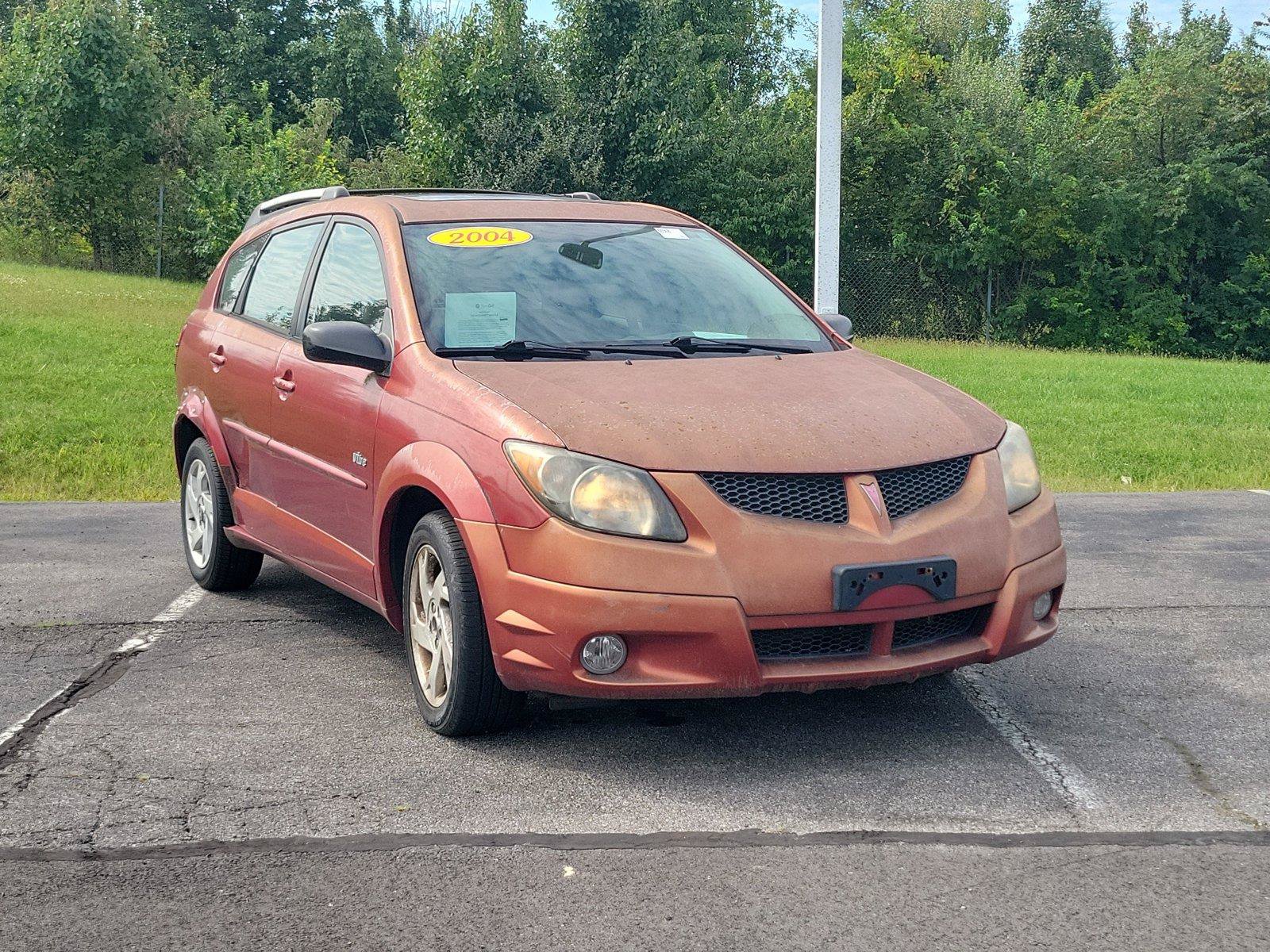 Used 2004 Pontiac Vibe w/ Moon And Tunes Value Package FWD image 2