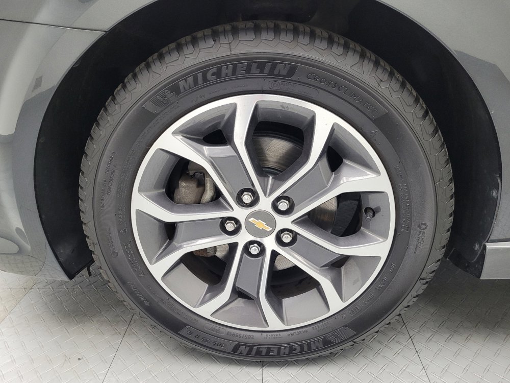 Used 2017 Chevrolet Sonic LT image 31