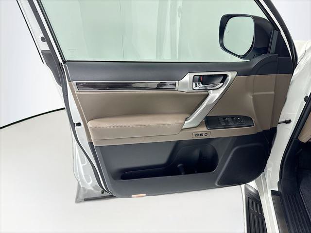 Certified 2023 Lexus GX 460 Luxury w/ Off Road Package AWD/4WD image 24