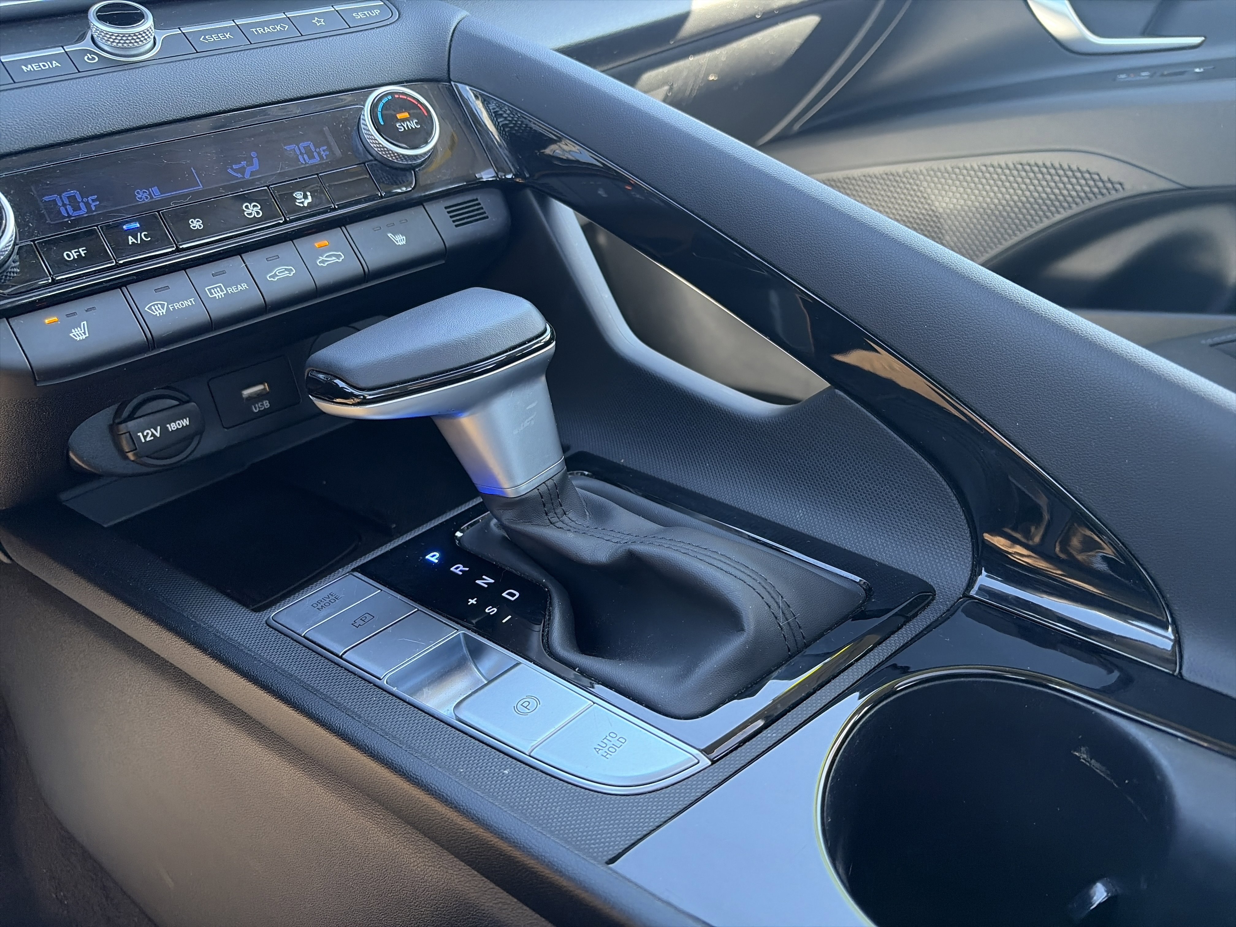 Used 2025 Hyundai Elantra SEL image 23