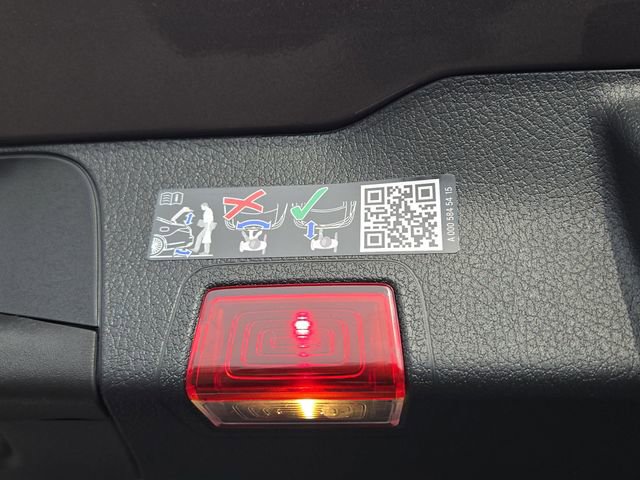 New 2026 Mercedes-Benz GLB 250 4MATIC image 32