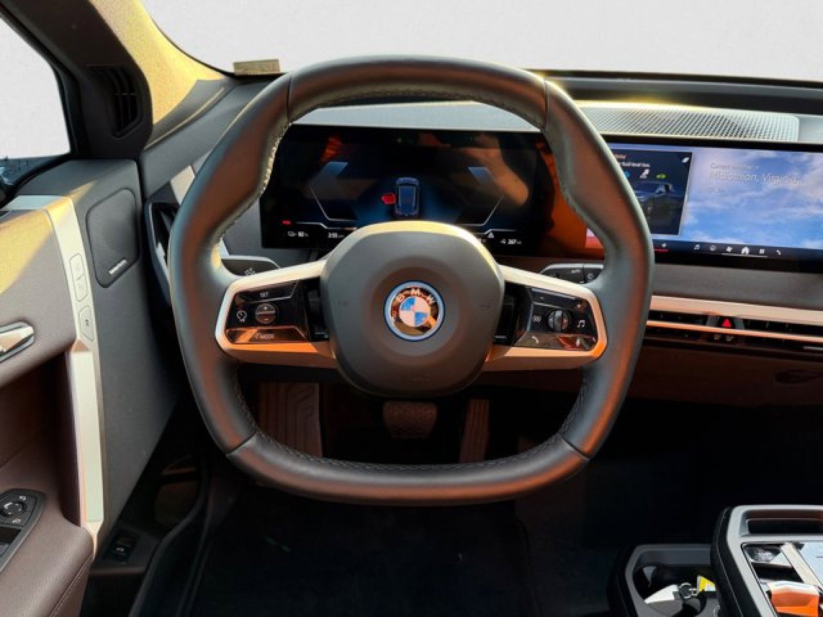 Used 2025 BMW iX xDrive50 w/ Convenience Package image 15