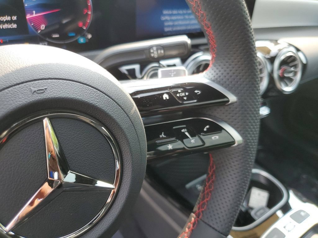 New 2025 Mercedes-Benz CLA 250 4MATIC image 27
