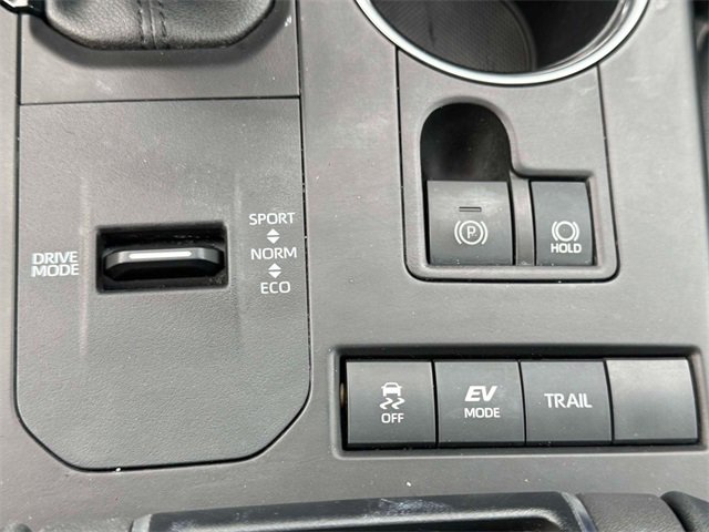 Used 2022 Toyota Highlander XLE image 32