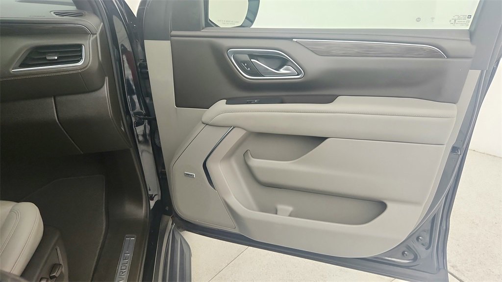 Used 2022 Chevrolet Tahoe LT w/ LT Signature Plus Package image 35