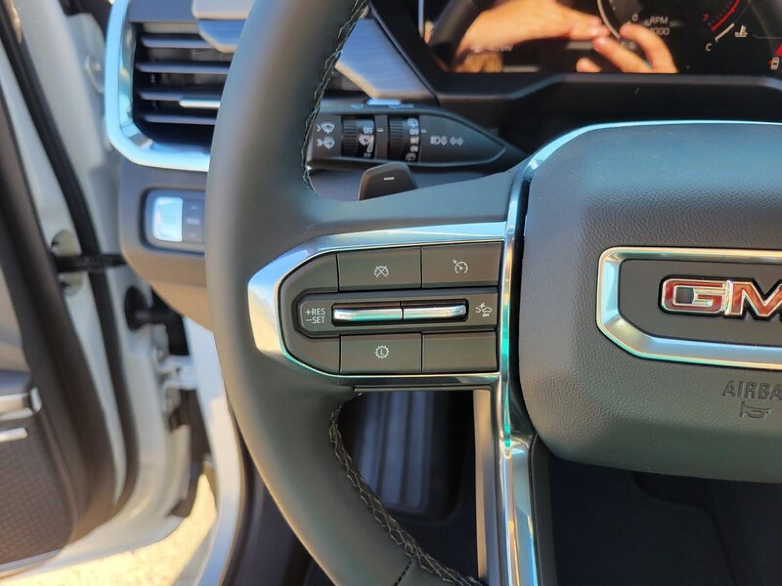 New 2026 GMC Acadia Elevation image 19