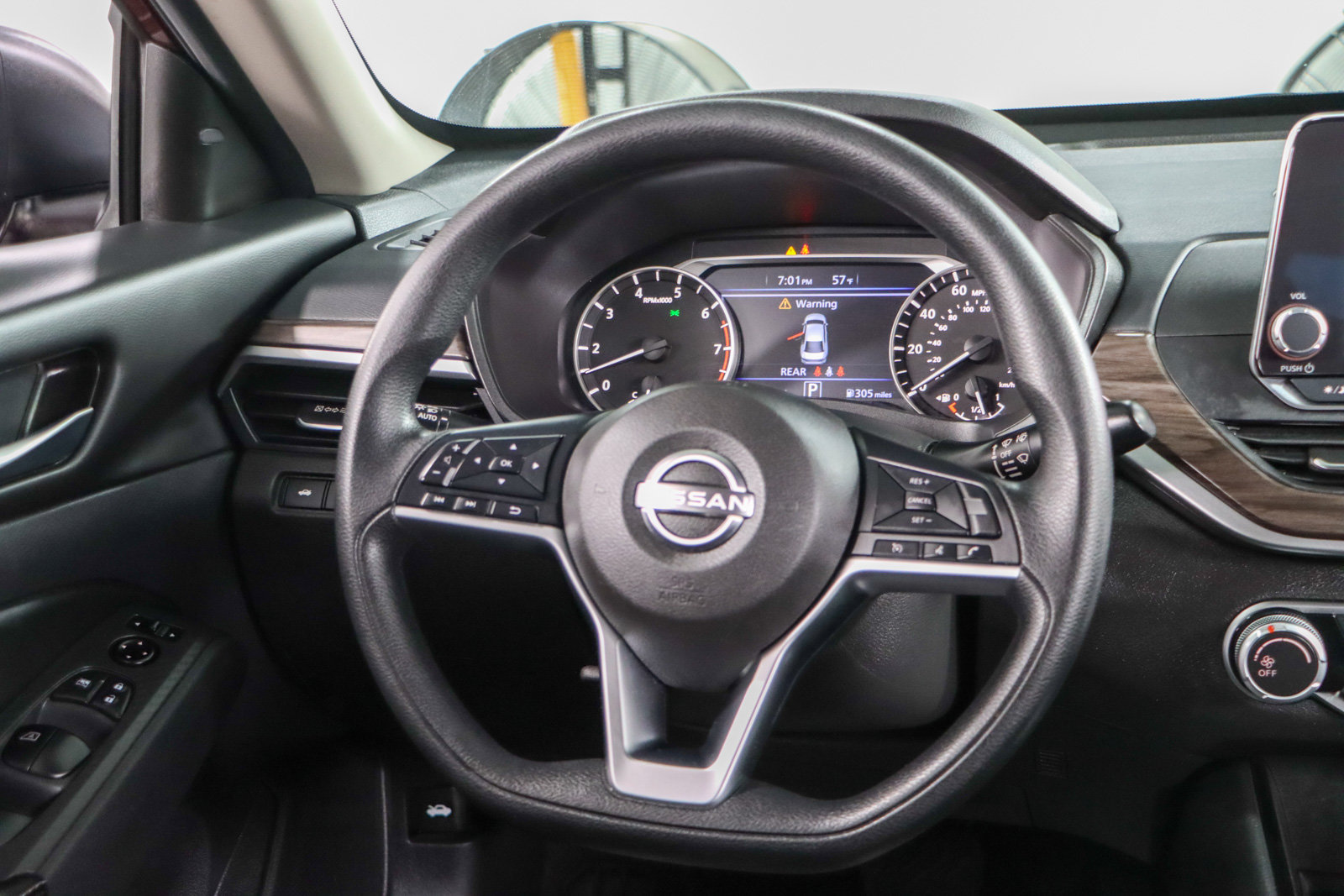 Used 2024 Nissan Altima 2.5 SV FWD image 12