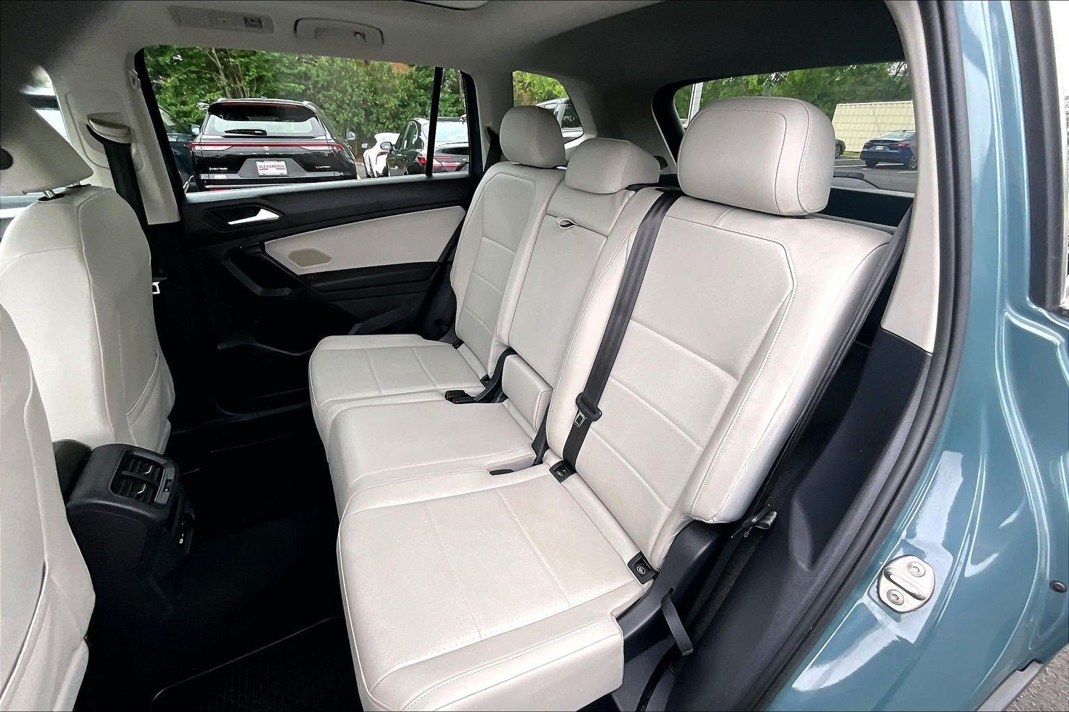 Used 2021 Volkswagen Tiguan SE w/ Panoramic Sunroof Package AWD/4WD image 25