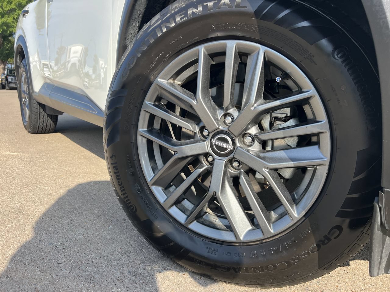 Used 2023 Nissan Rogue S FWD image 6
