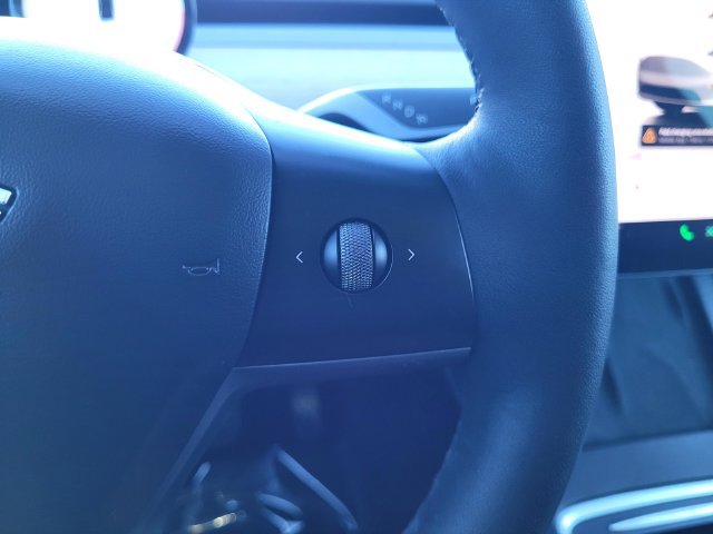 Used 2024 Tesla Model Y Long Range AWD/4WD image 23