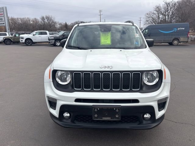 Used 2022 Jeep Renegade Latitude image 3