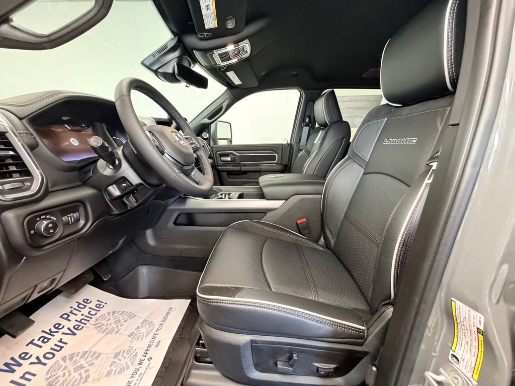 New 2026 RAM 2500 Laramie AWD/4WD image 3