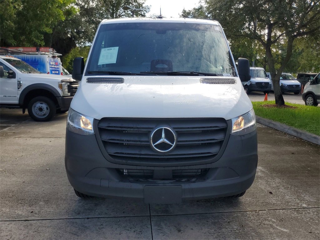 Used 2025 Mercedes-Benz Sprinter 2500 image 2