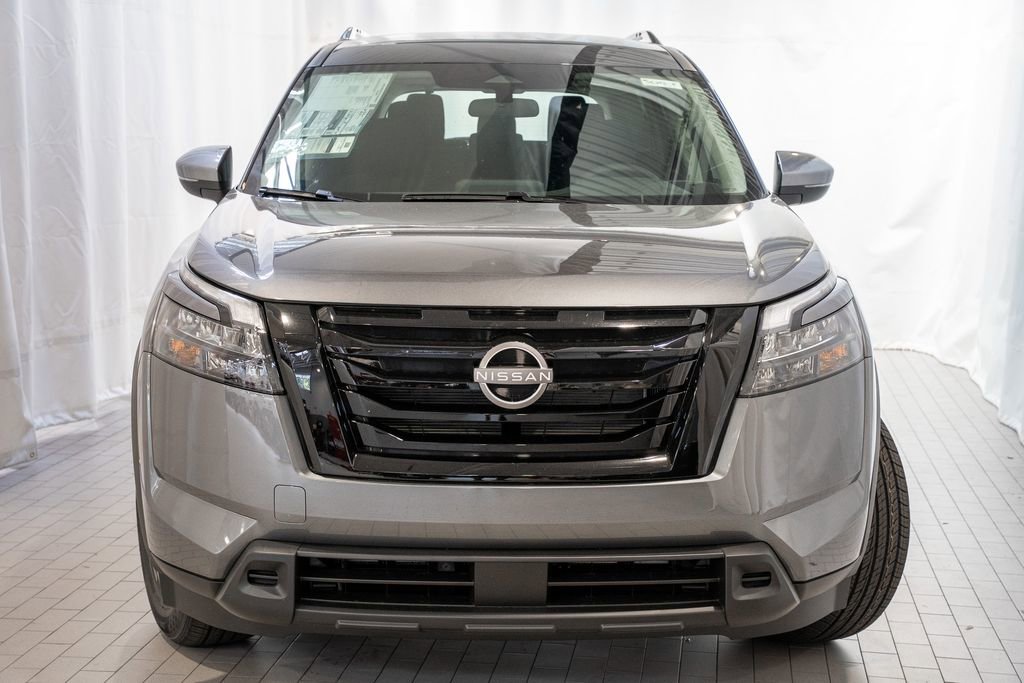 New 2025 Nissan Pathfinder SV w/ Black Appearance Package image 2