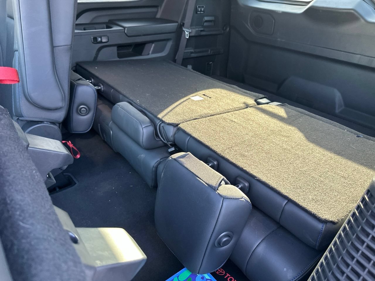 Used 2025 Toyota Sequoia Platinum AWD/4WD image 6