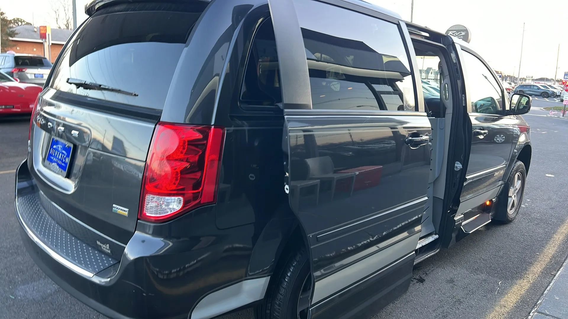 Used 2011 Dodge Grand Caravan Mainstreet w/ PWR Convenience Group FWD image 14