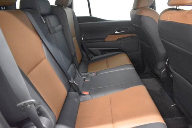 Used 2024 Lexus GX 550 w/ Cold Area Package AWD/4WD image 17