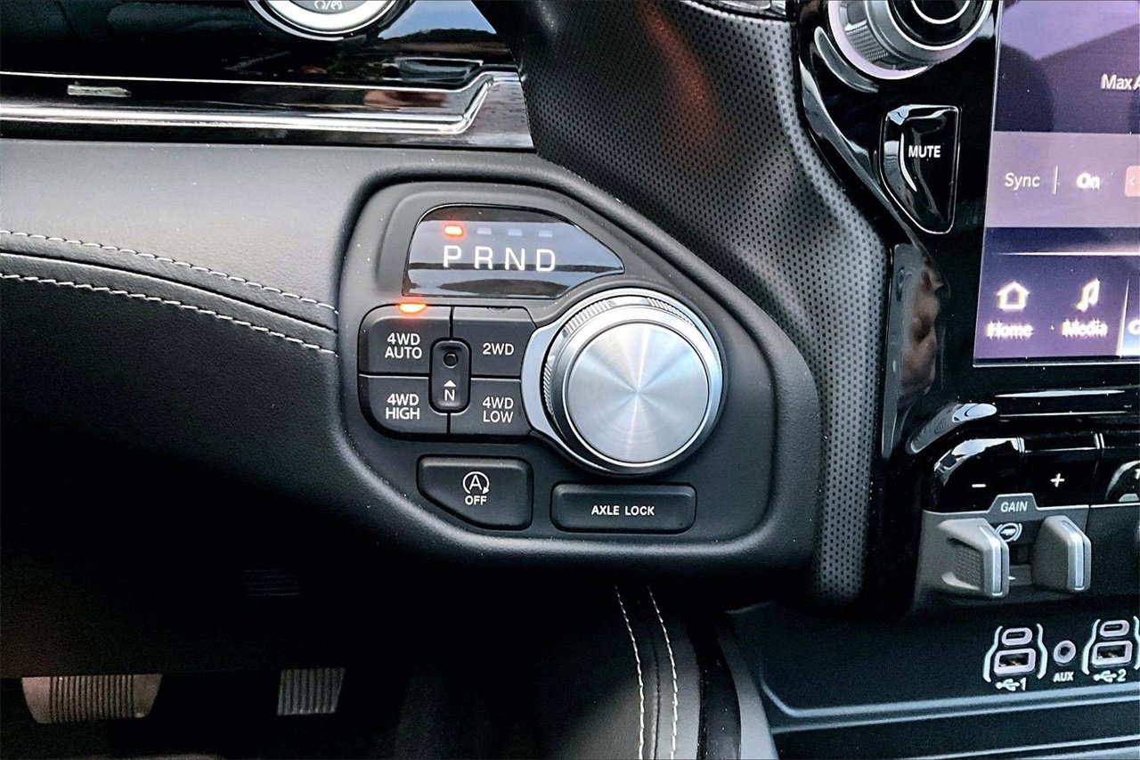 Certified 2025 RAM 1500 Limited w/ Trailer Tow Group image 32