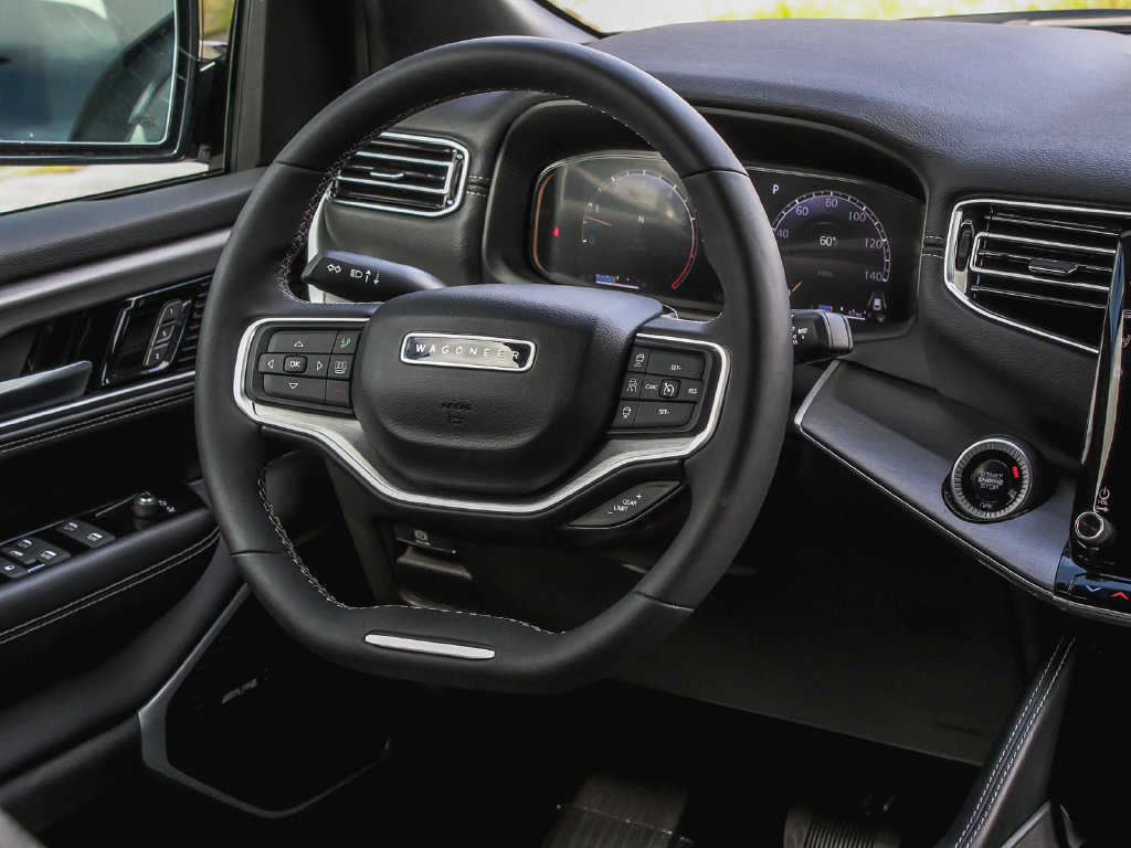 Used 2025 Jeep Wagoneer 4WD image 25