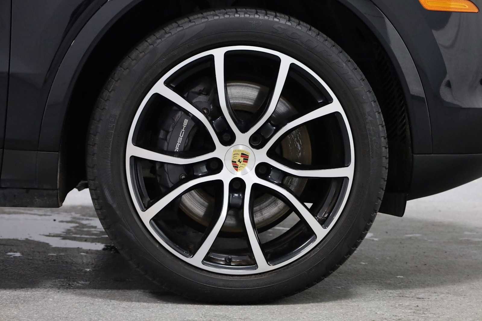 Used 2022 Porsche Cayenne image 12