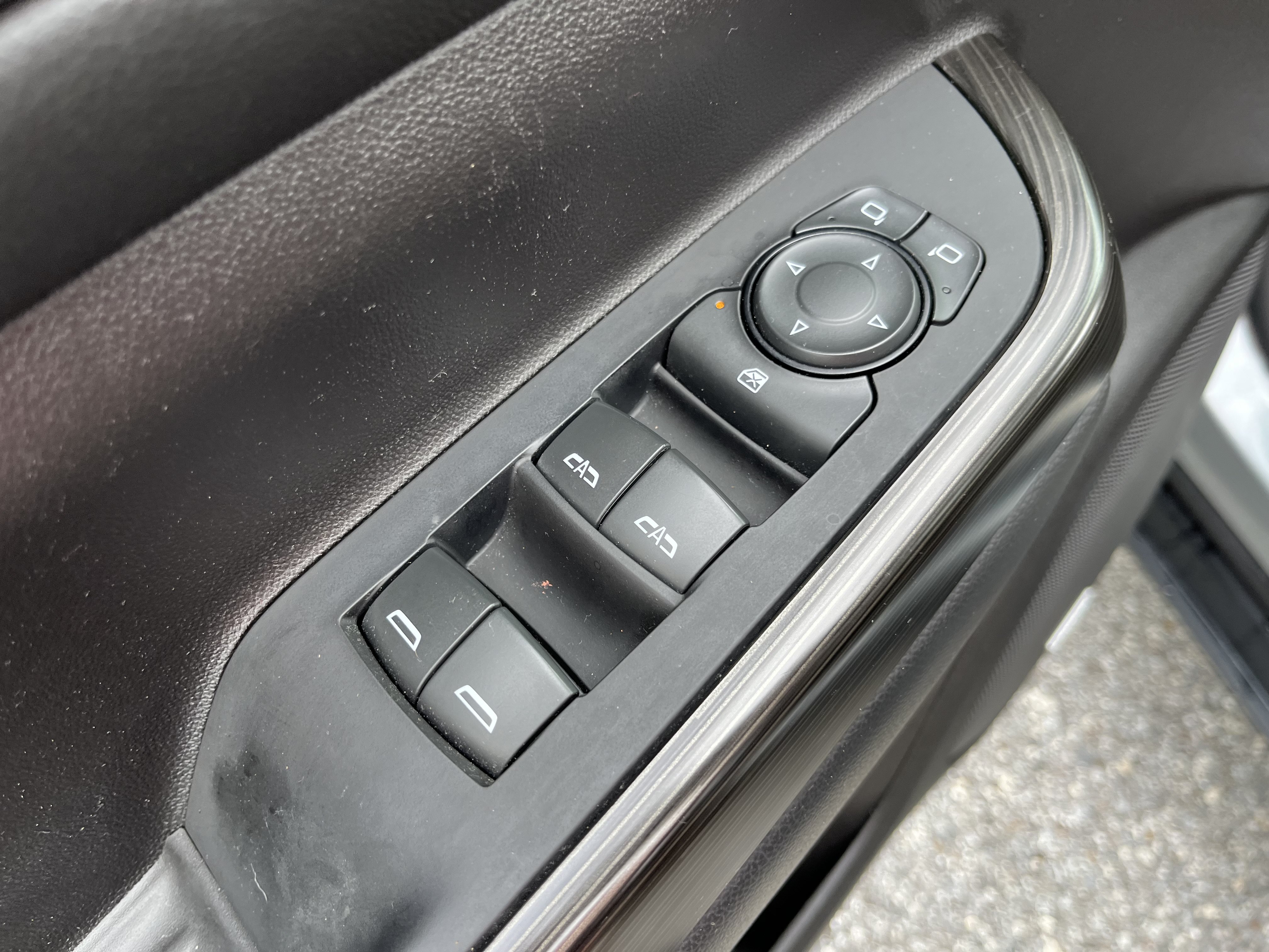 Used 2023 GMC Acadia SLT FWD image 14