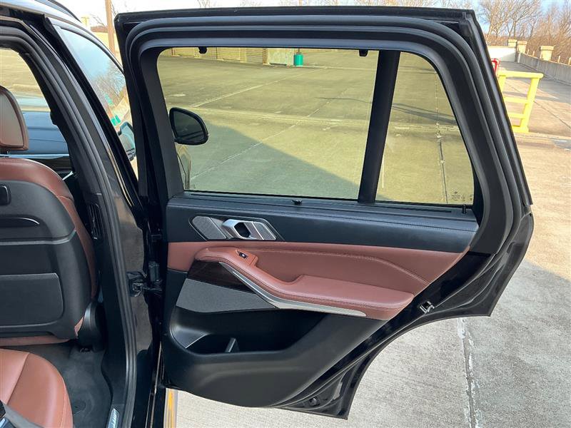 Used 2019 BMW X5 xDrive50i w/ M Sport Package image 40