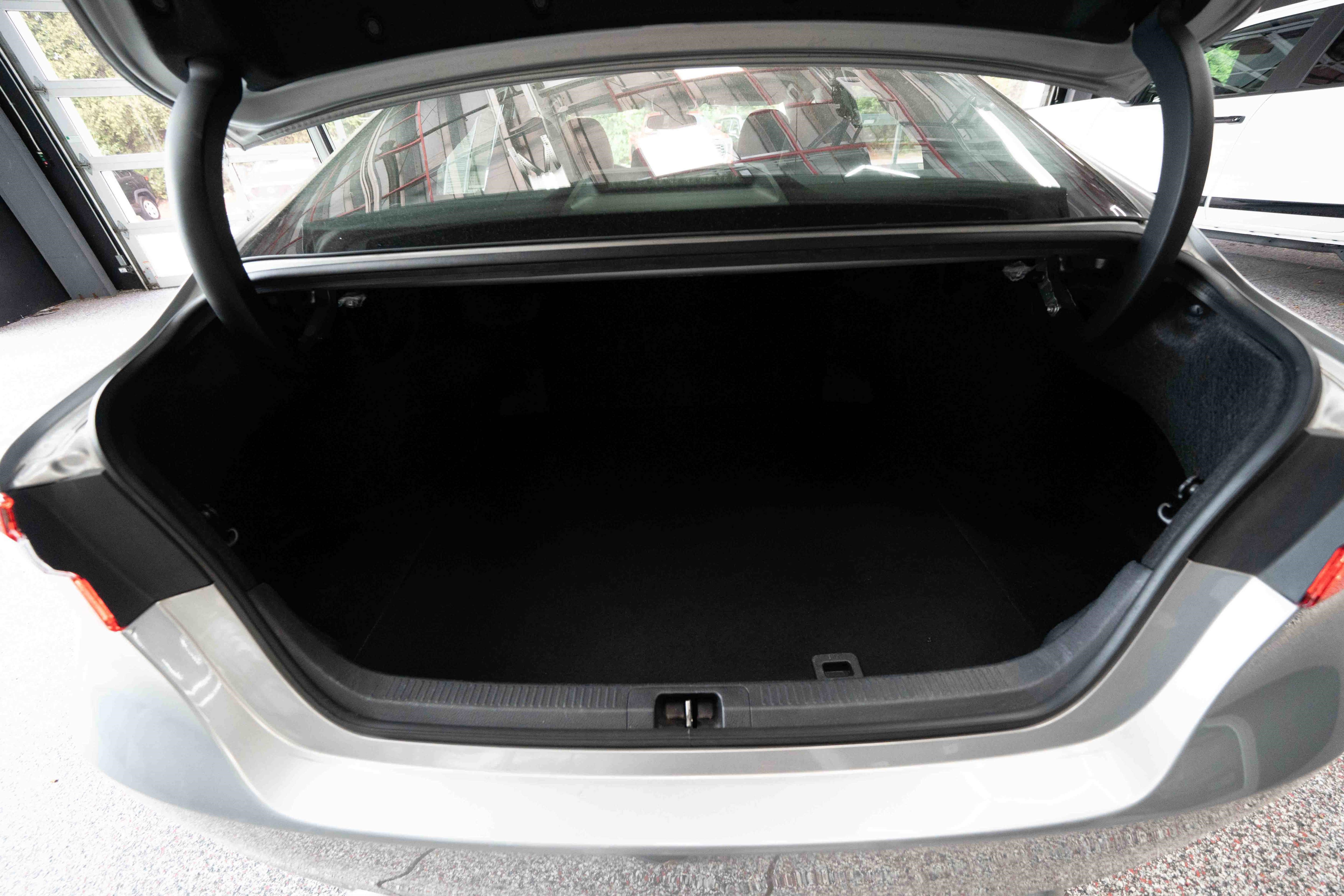 Used 2024 Toyota Camry SE FWD image 27