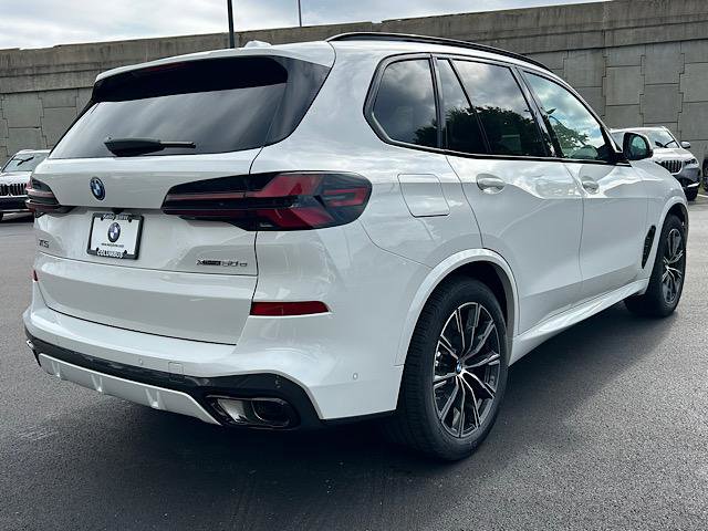 New 2026 BMW X5 xDrive50e w/ M Sport Package image 3