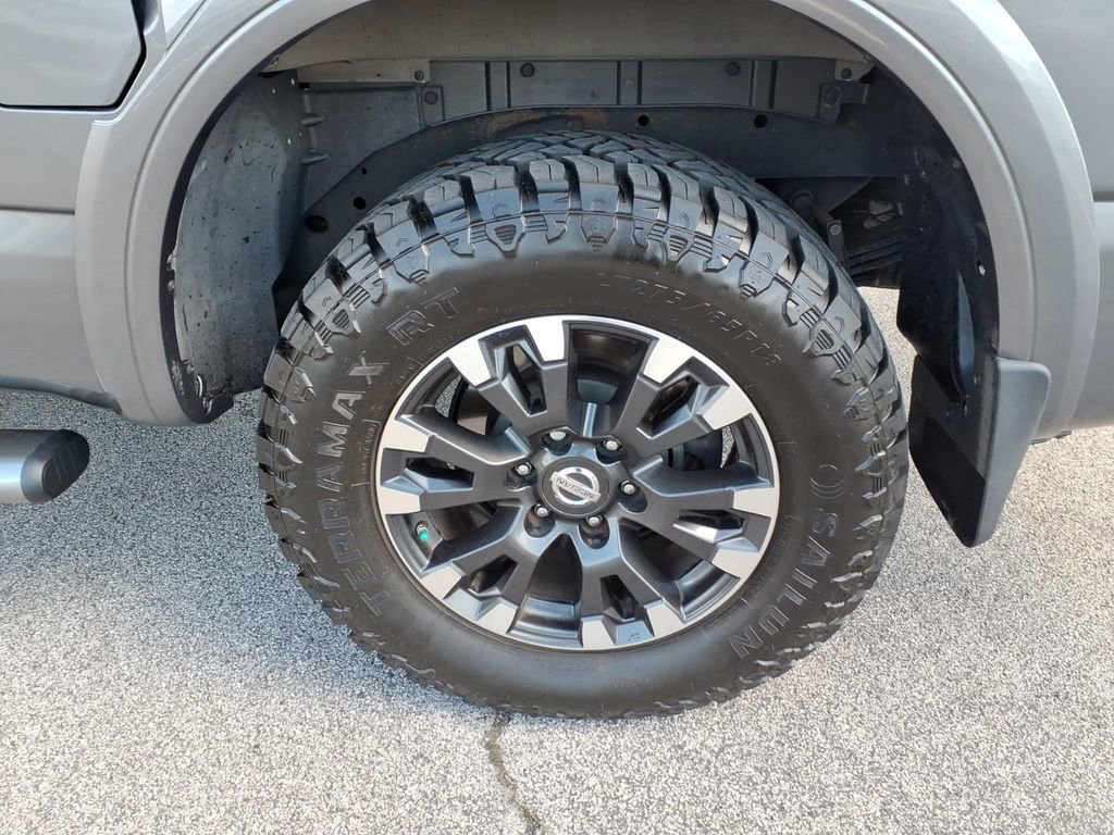 Used 2019 Nissan Titan PRO-4X w/ Pro-4x Convenience Package AWD/4WD image 9