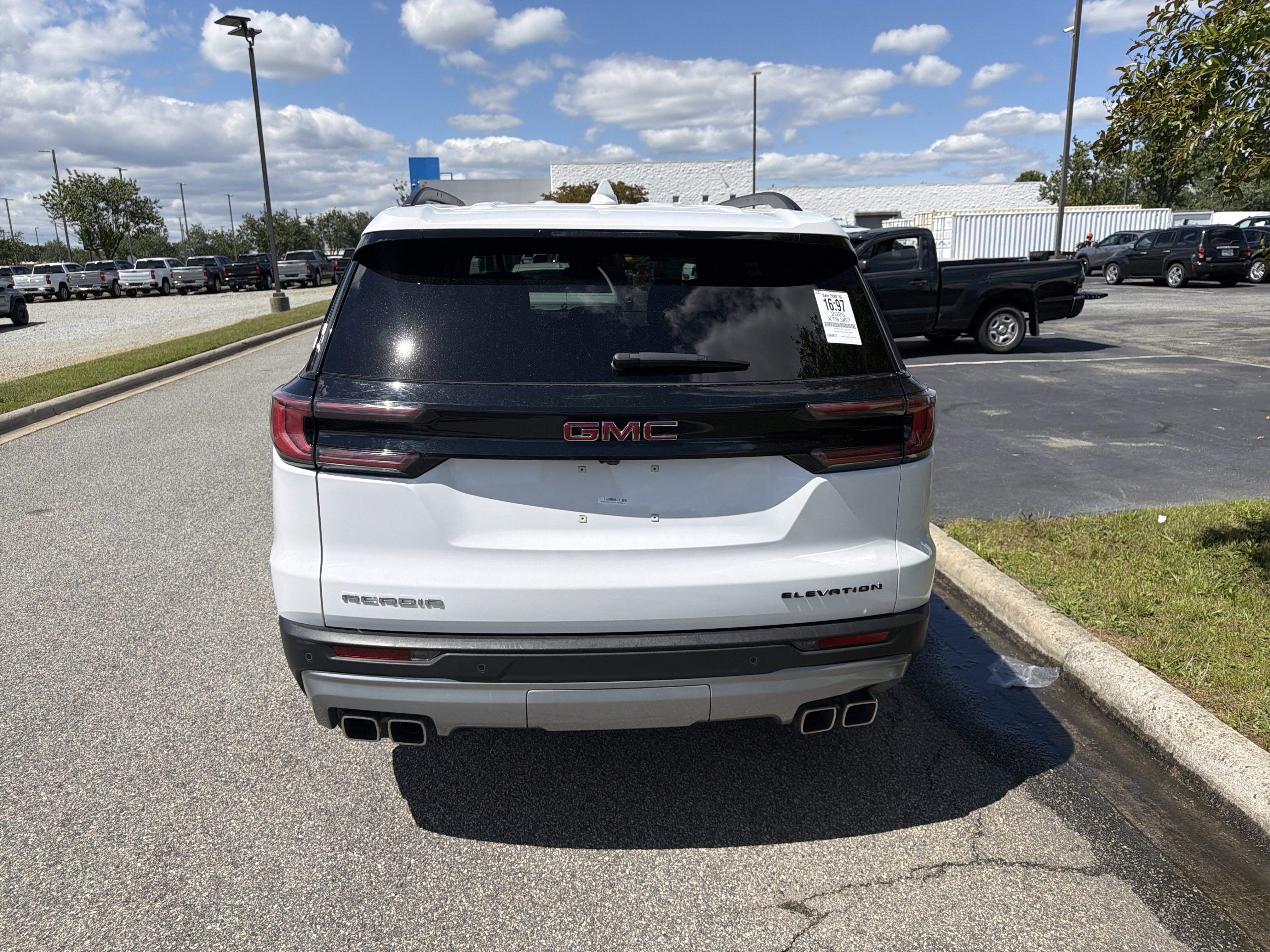 Used 2025 GMC Acadia Elevation FWD image 9