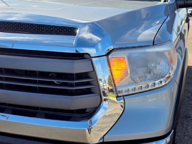 Used 2015 Toyota Tundra SR5 AWD/4WD image 4