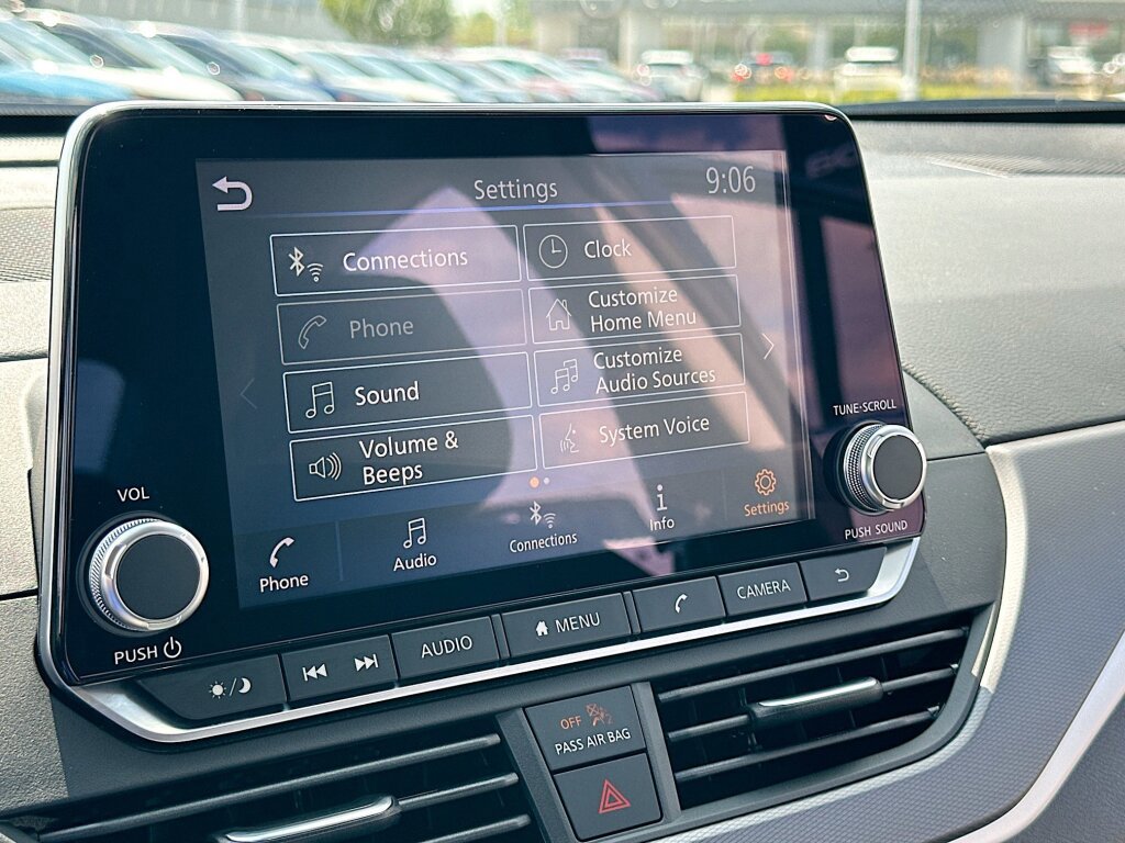 New 2025 Nissan Altima 2.5 SR image 9