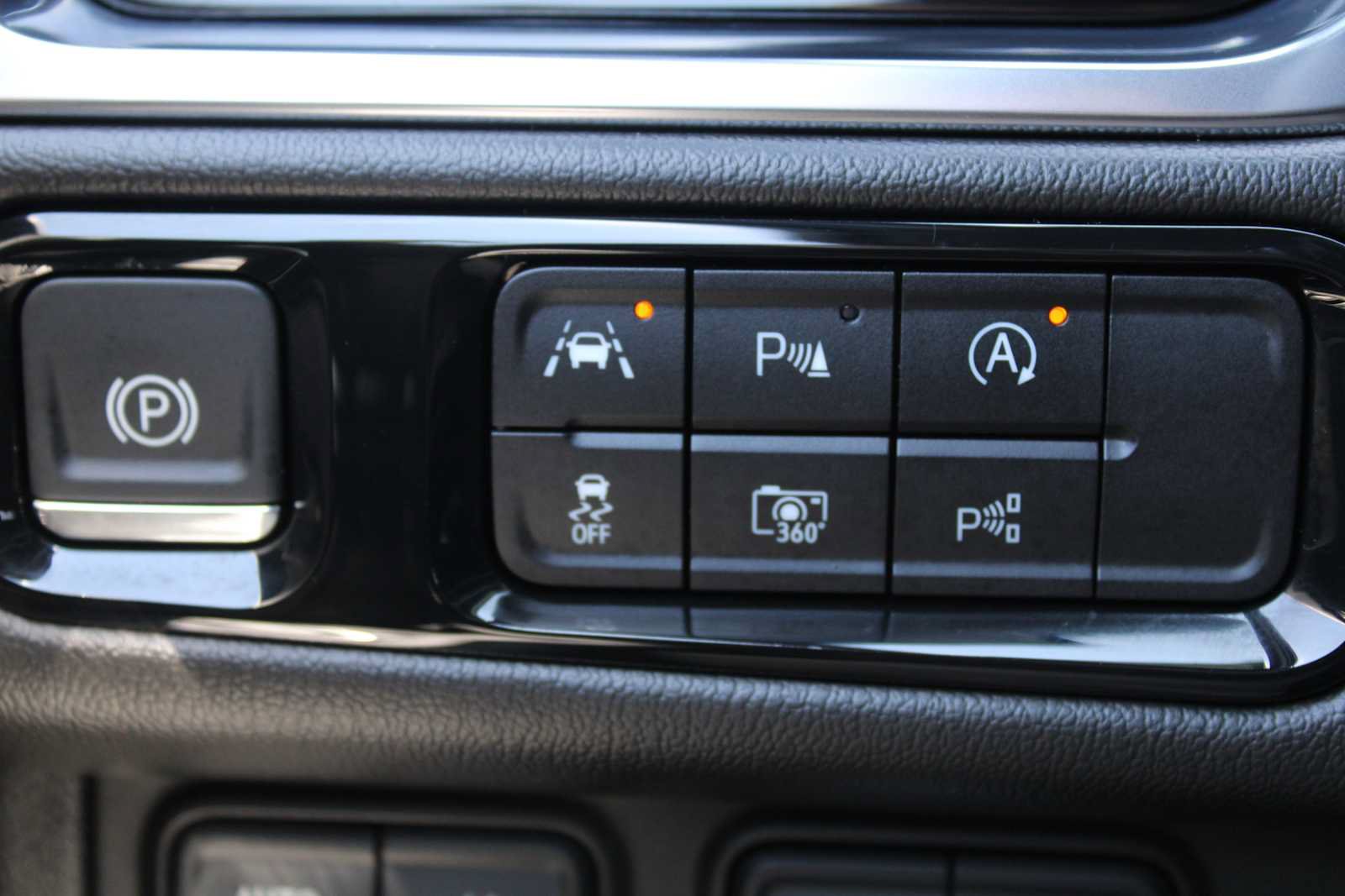 Certified 2025 GMC Yukon XL Denali AWD/4WD image 18