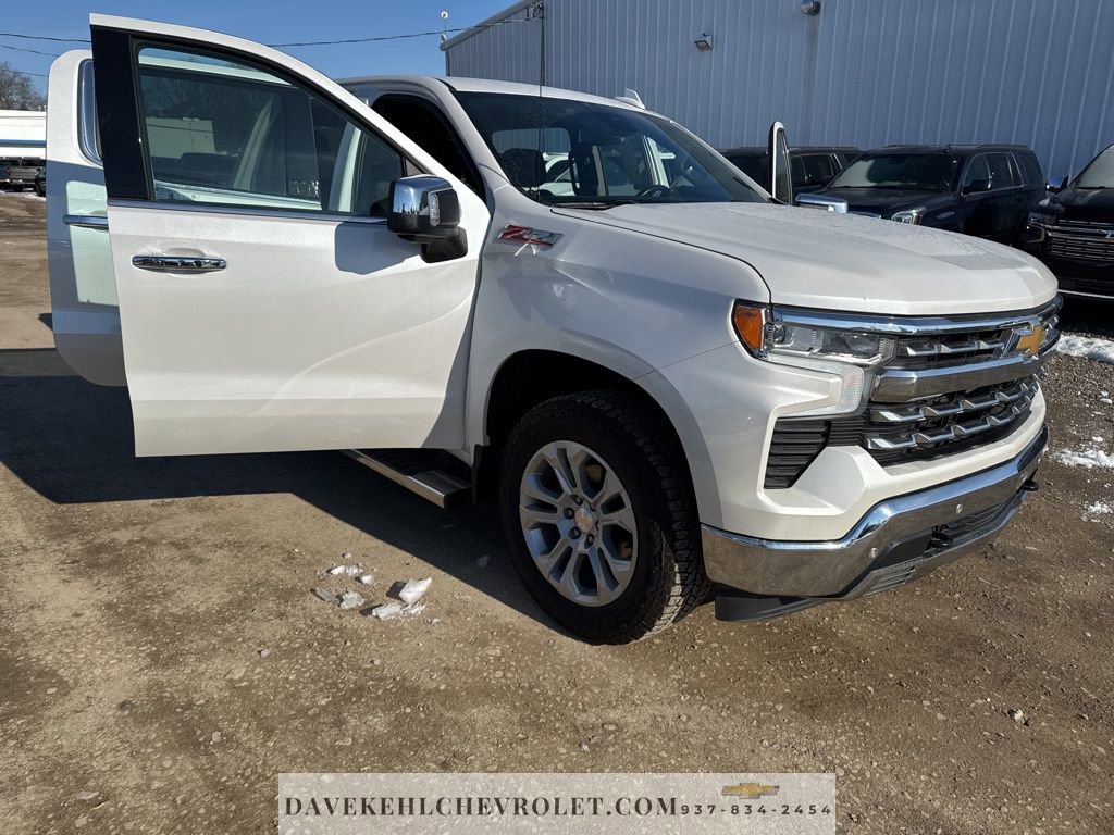 Used 2022 Chevrolet Silverado 1500 LTZ image 36