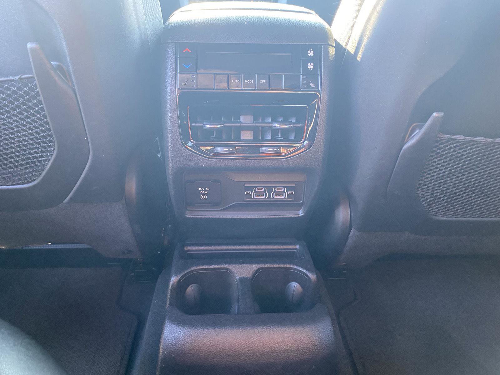 Used 2024 Jeep Grand Cherokee L Limited w/ Luxury Tech Group II AWD/4WD image 25