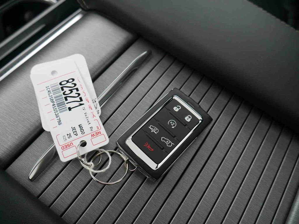 New 2025 Jeep Wagoneer L Series II w/ Convenience Group I image 33